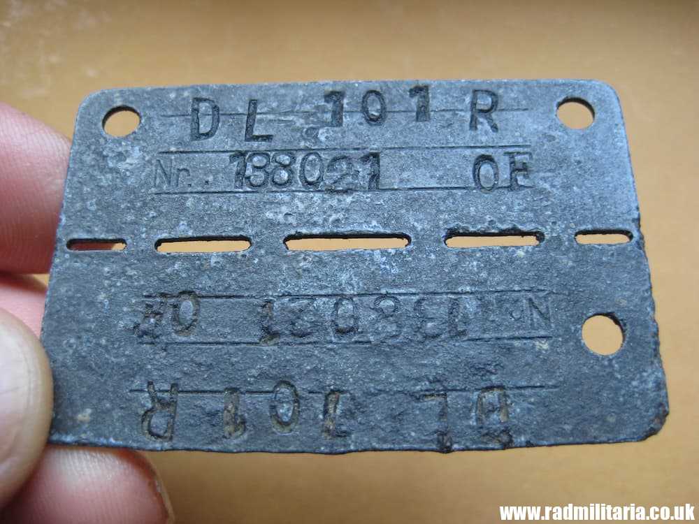 & WW2 original German POW DOG TAG – ID DISC: DL 101 R Nr.138021 OF. - RARE !!! - Image 2