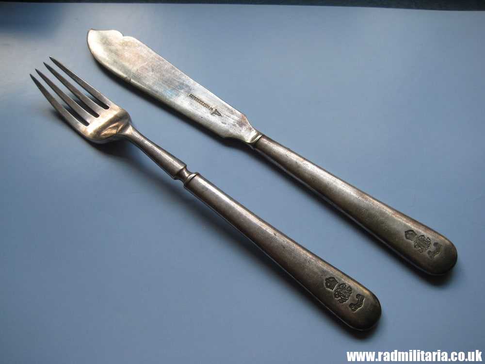 & WW2 British Army cutlery set FORK & KNIFE - UBIQUE: Artillery or RAC c. 1939, good condition - Image 2