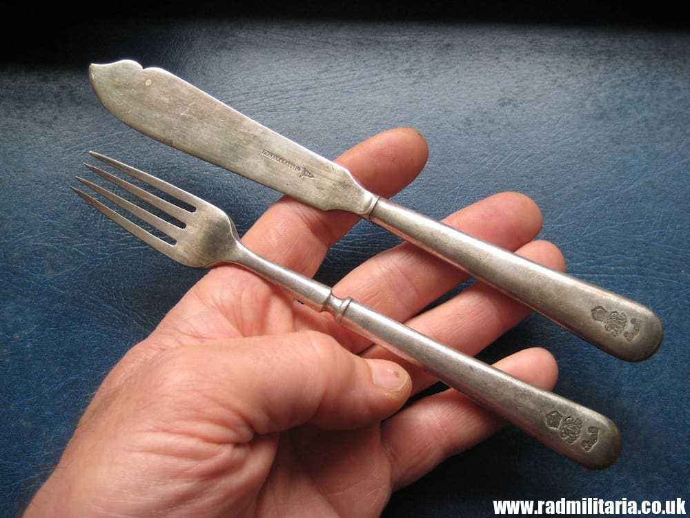 & WW2 British Army cutlery set FORK & KNIFE - UBIQUE: Artillery or RAC c. 1939, good condition - Image 15