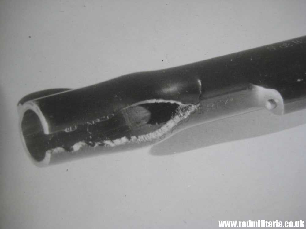 & WW2 original old RAF PHOTO from 1942 "Burst revolver barrel" - genuine !