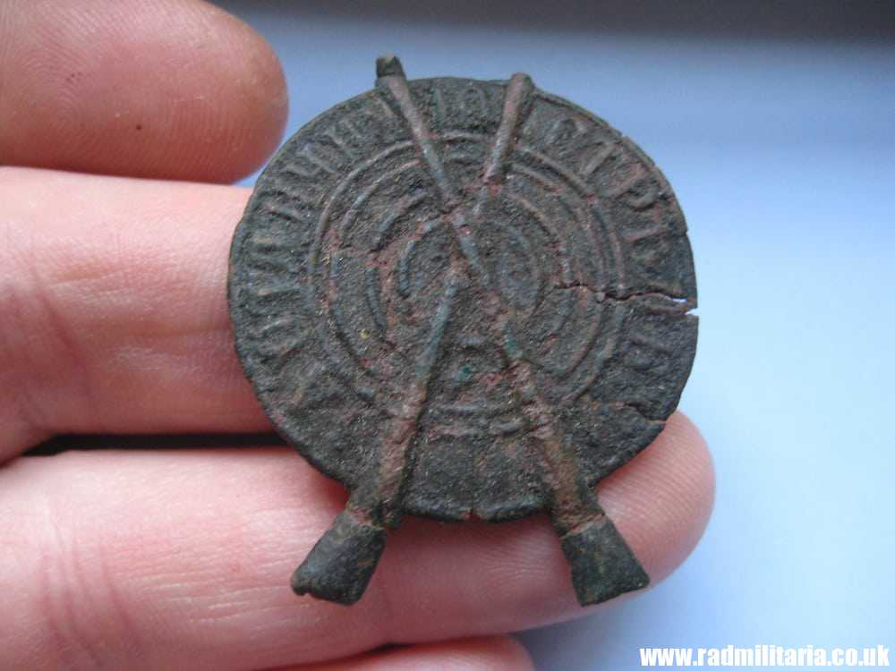 & WW1 Imperial Russia MILITARY BADGE from metal detecting, poor condition. - Image 2