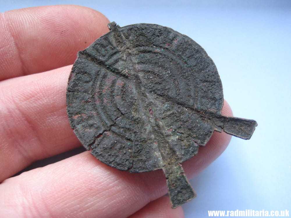 & WW1 Imperial Russia MILITARY BADGE from metal detecting, poor condition. - Image 3