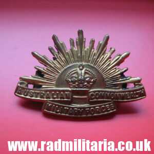 & WW1 Australian RISING SUN BADGE, marked: TIP TAFT B'HAM, original !!