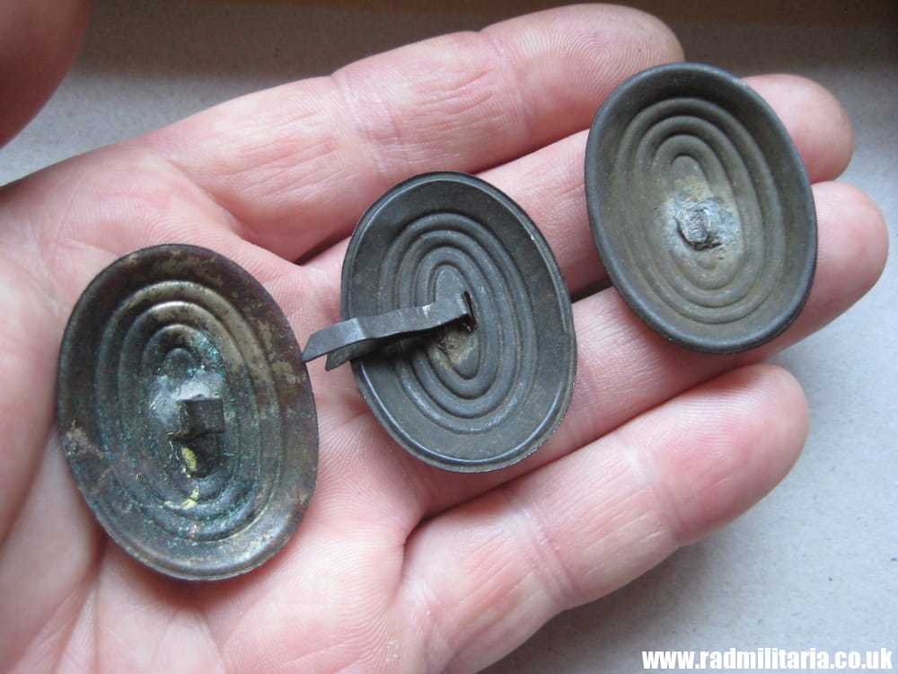 & WW1 original Imperial RUSSIA CAP BADGES set of 3 - metal detecting find. - Image 6