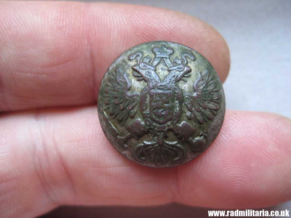 & WW1 Russian MILITARY BUTTON with Eagle - metal detecting find.