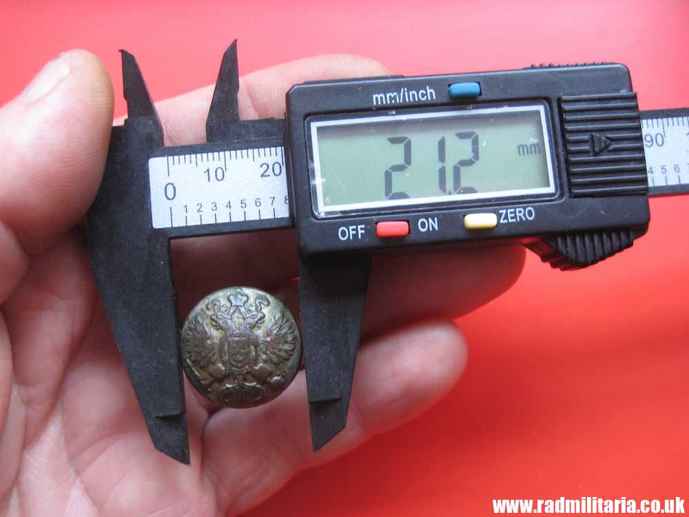 & WW1 Russian MILITARY BUTTON with Eagle - metal detecting find. - Image 2