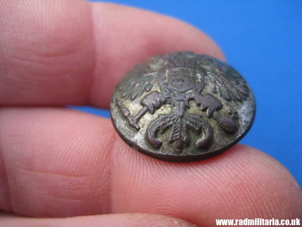 & WW1 Russian MILITARY BUTTON with Eagle - metal detecting find. - Image 8