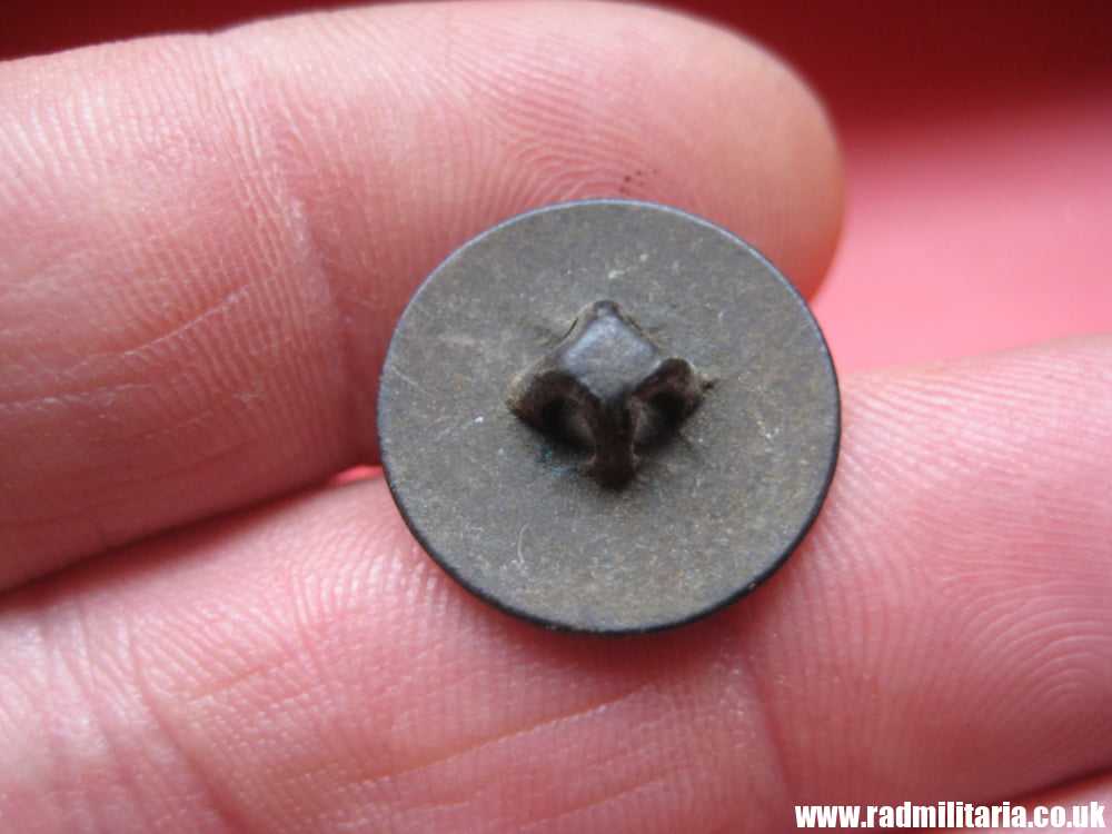 & original small NAPOLEONIC 56th Infantry Regiment BUTTON with number - metal detecting find. FRANCE pre 1815. - Image 3