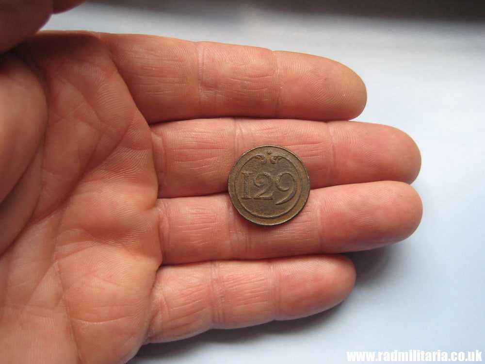 & original large NAPOLEONIC 129th Infantry Regiment BUTTON with number - metal detecting find. FRANCE pre 1815 - Image 5