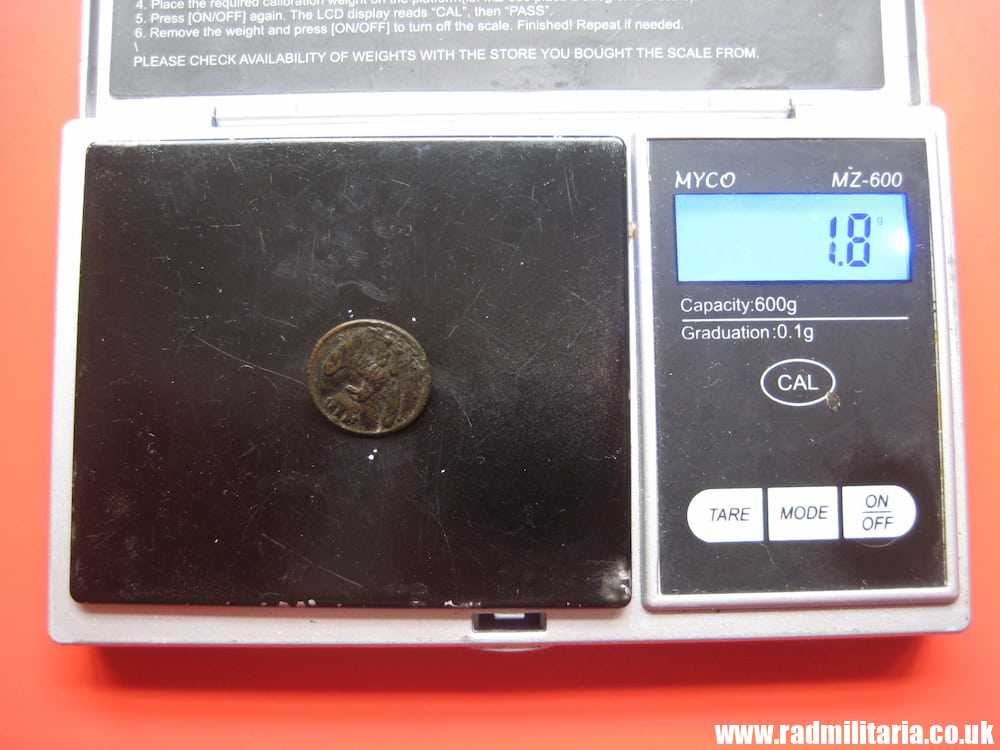 & original small NAPOLEONIC GUARD BUTTON with eagle - metal detecting find. FRANCE pre 1815. - Image 3