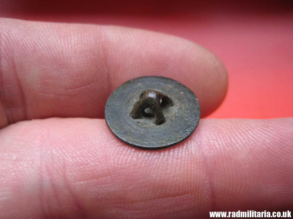 & original small NAPOLEONIC GUARD BUTTON with eagle - metal detecting find. FRANCE pre 1815. - Image 7