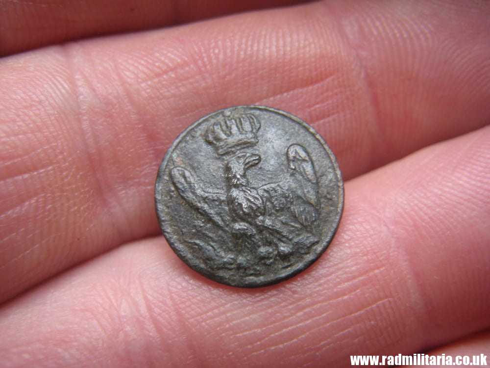 & original small NAPOLEONIC GUARD BUTTON with eagle - metal detecting find. FRANCE pre 1815. - Image 10