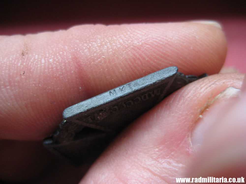 & WW1 original KARL TRUPPENKRIEG MEDAL with ribbon, maker: "MKT" - genuine ! - Image 8