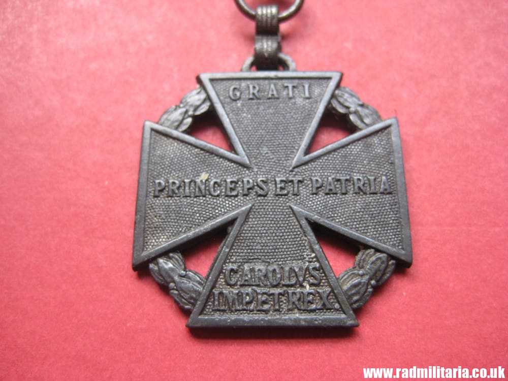 & WW1 original KARL TRUPPENKRIEG MEDAL with ribbon, maker: "MKT" - genuine ! - Image 14