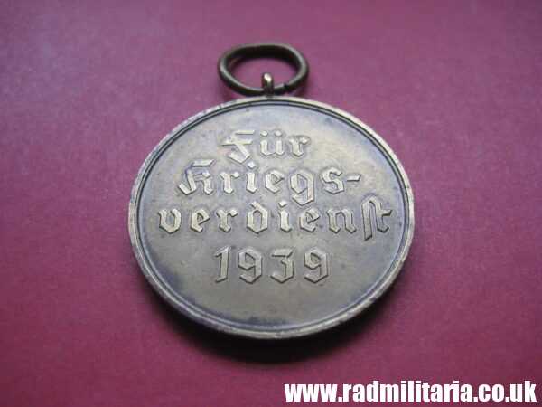 & WW2 original German MEDAL 1939 - Fur Kriegs Verdienst 1939 - genuine - Image 4