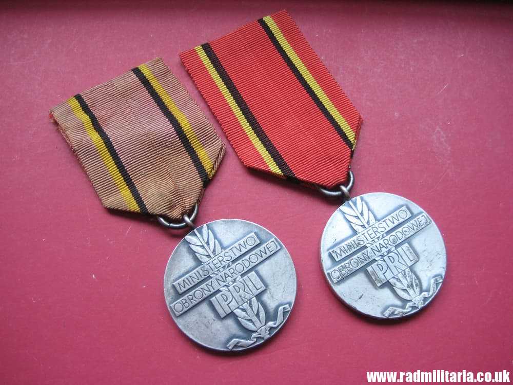 & post WW2 SET of 2 POLISH MEDALS - For participation in the battle for Berlin 1945. - Image 2