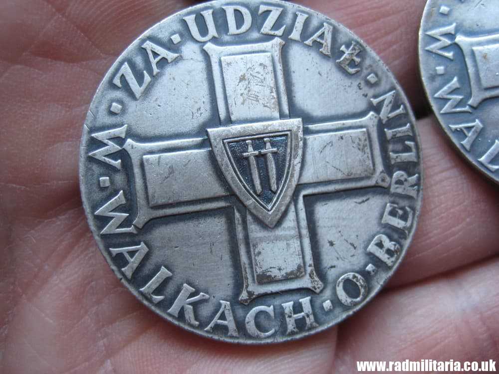 & post WW2 SET of 2 POLISH MEDALS - For participation in the battle for Berlin 1945. - Image 6