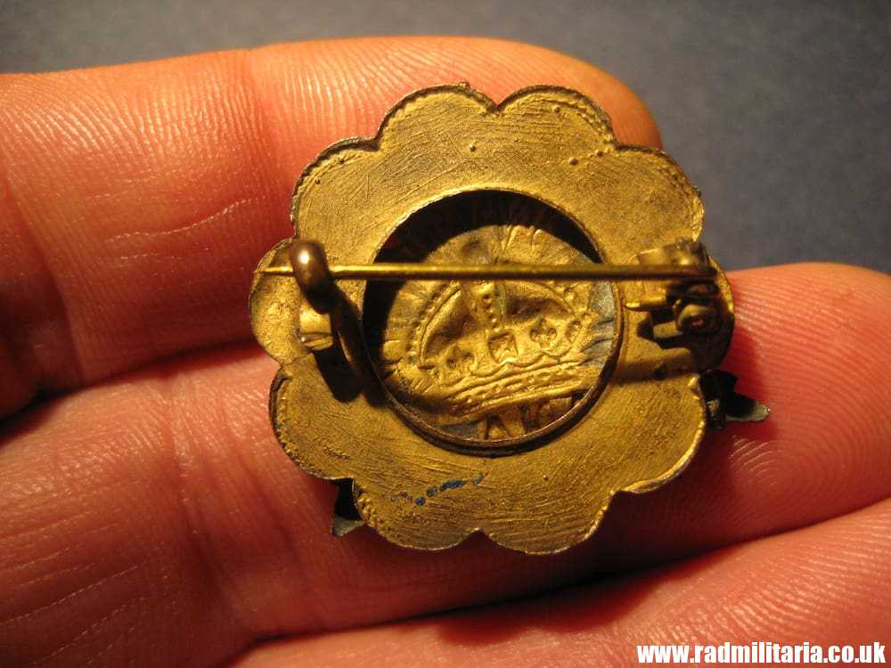 & WW1 CANADA badge, SWEETHEART Enamel BADGE - genuine ! - Image 6