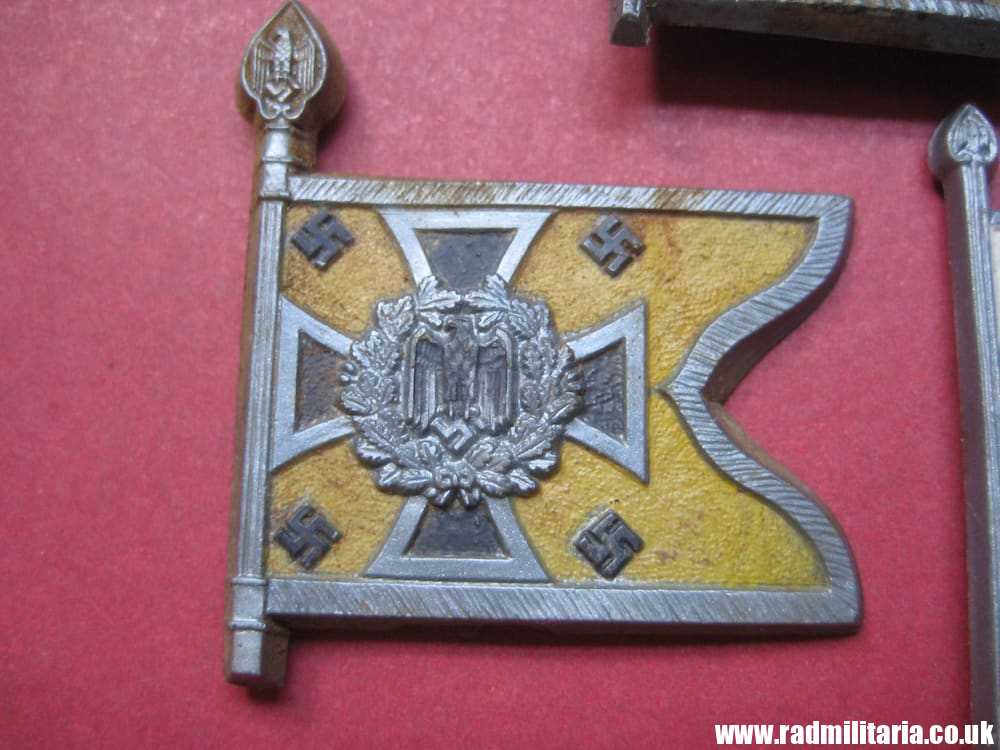 & WW2 SET of 4 German PLASTIC tinnie BADGES: WHW FLAGS - metal detecting find. - Image 6