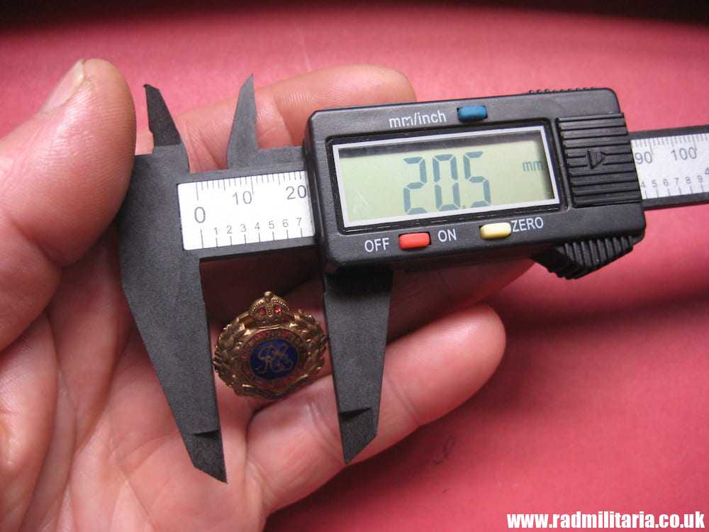 & WW1 old British ENAMEL BADGE: Old Comrades Association, J.R. Gaunt London. - Image 2