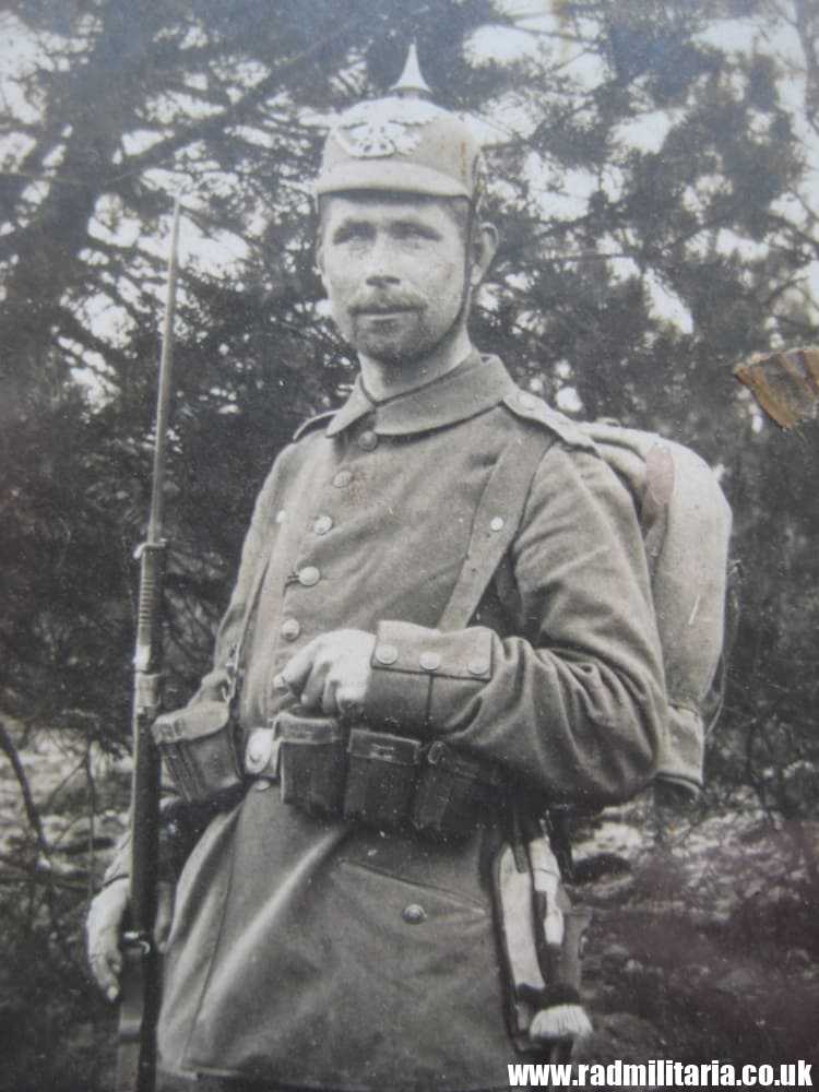 & WW1 original German TRENCH ART FRAME with soldier's photo. 1901 6/42 made of cigar box. GENUINE ! - Image 6
