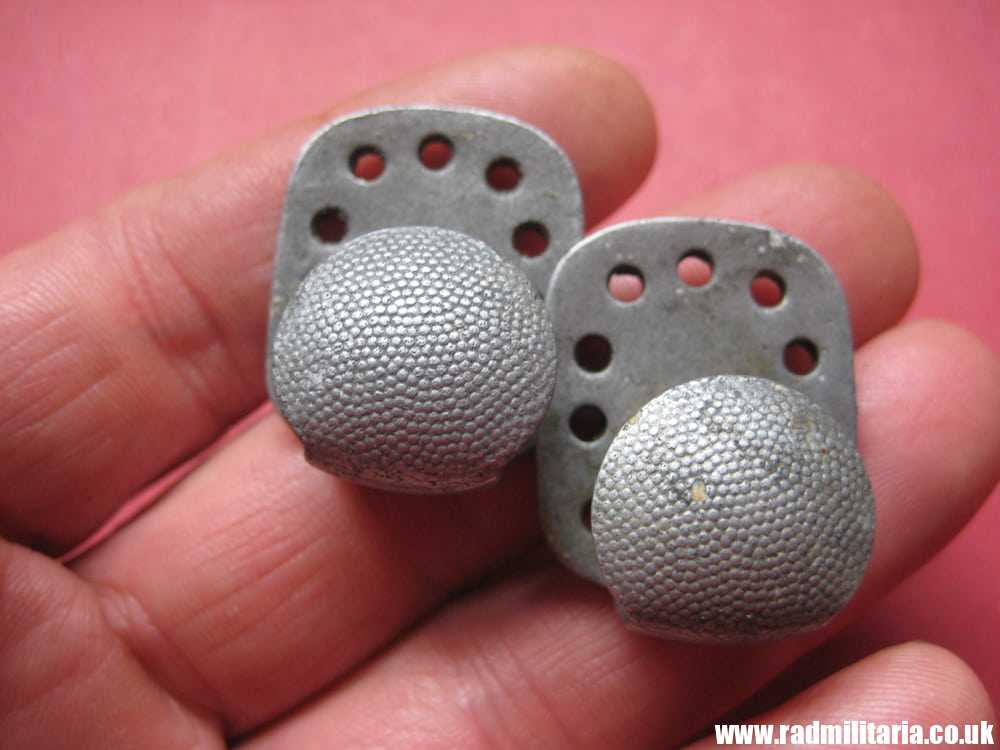 & WW2 Nazi German WAFFEN SS BELT HOOK BUTTONS set of 2 (TAILLENHAKEN) - RZM 629/41 SS, very rare !! - Image 9