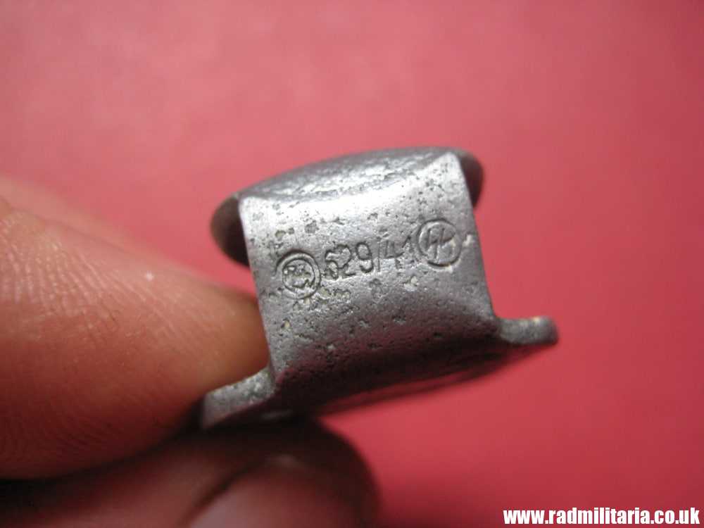 & WW2 Nazi German WAFFEN SS BELT HOOK BUTTONS set of 2 (TAILLENHAKEN) - RZM 629/41 SS, very rare !! - Image 11