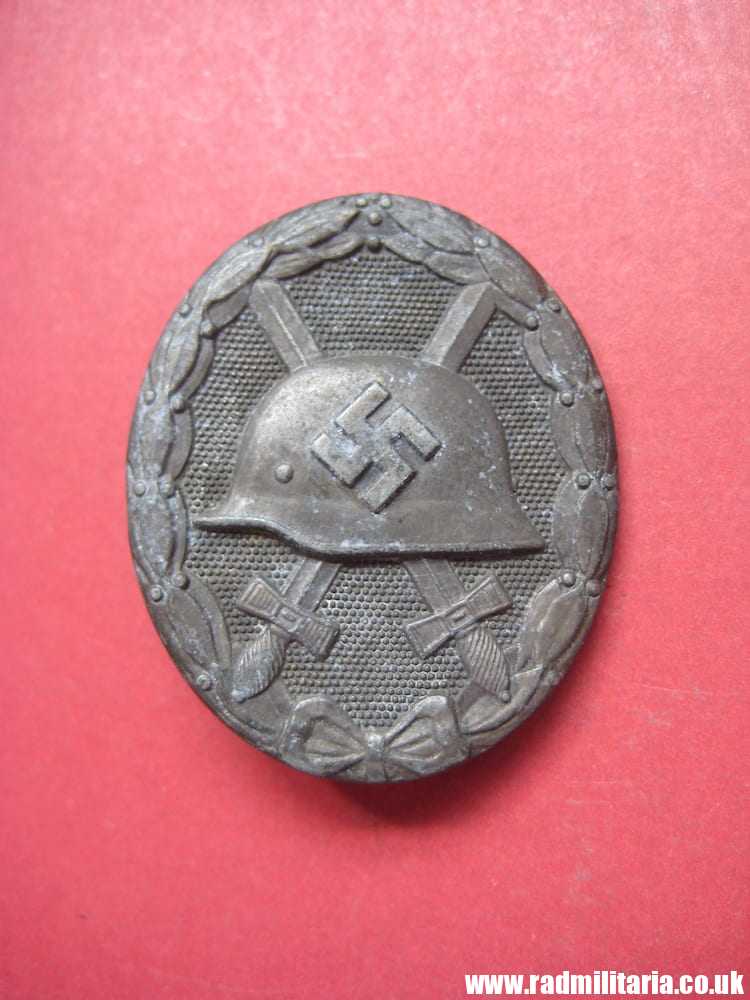 & WW2 German WOUND BADGE in Silver marked: "30" in good used condition. - Image 2