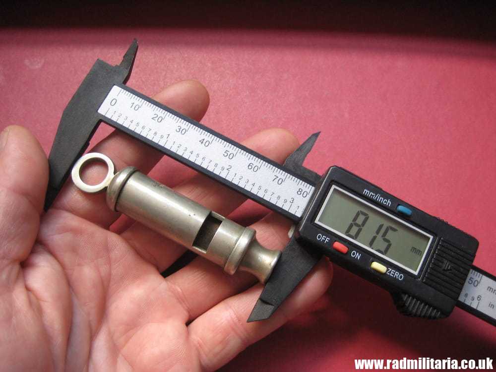 & WW2 original British MILITARY WHISTLE with date 1941 /I\ maker: J. HUDSON - very good condition. - Image 13