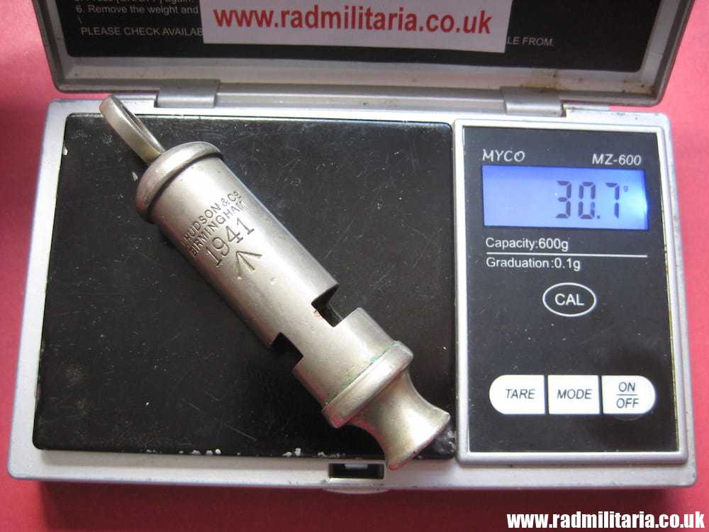 & WW2 original British MILITARY WHISTLE with date 1941 /I\ maker: J. HUDSON - very good condition. - Image 14