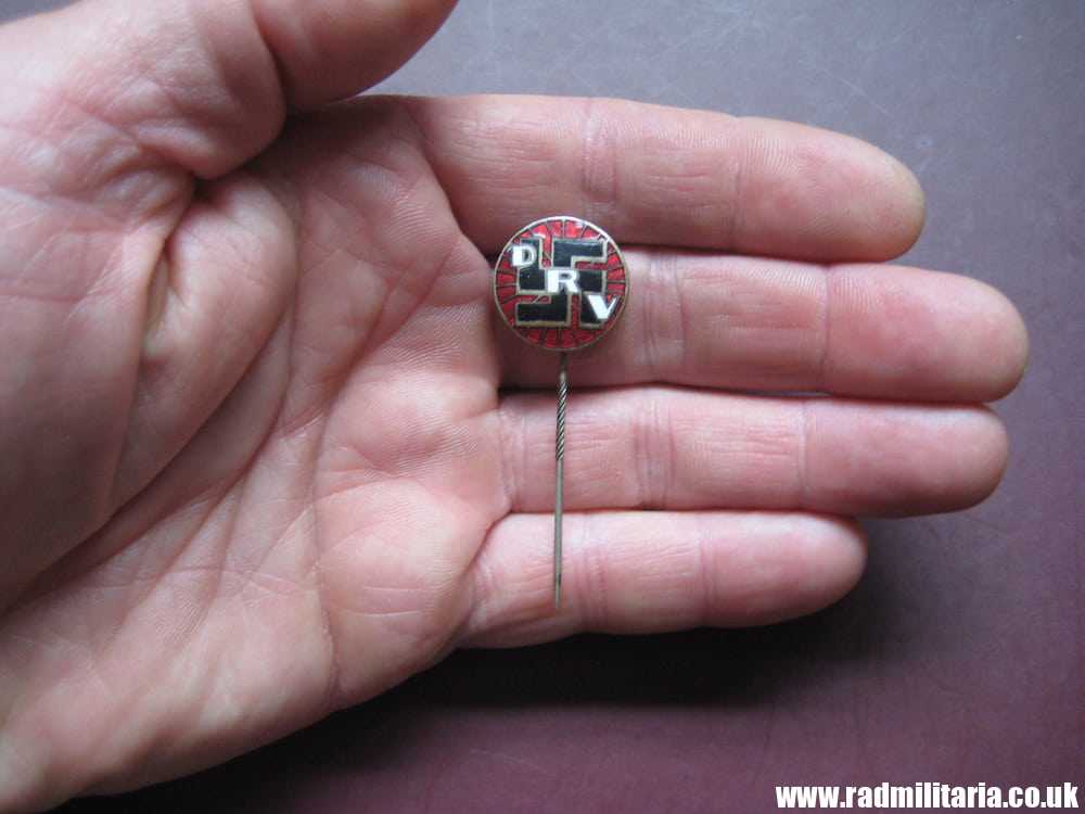 & WW2 original German enamel BADGE: DRV Deutscher Radfahrer Verband, maker: Lehmann & Wundenberg - Image 2