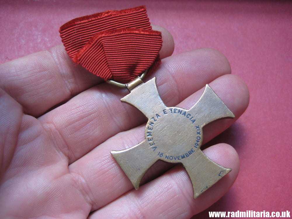 & WW2 original ITALIAN ENAMEL CROSS - 11a ARMATA, 16 Novembre 1940. - Image 15