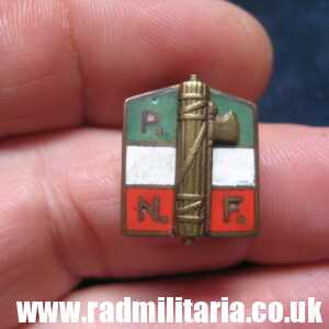& WW2 original ITALIAN Fascist ENAMEL BADGE - Partio Nazionale Fascista (PNF) membership badge. Castelli Gerosa SA Milano