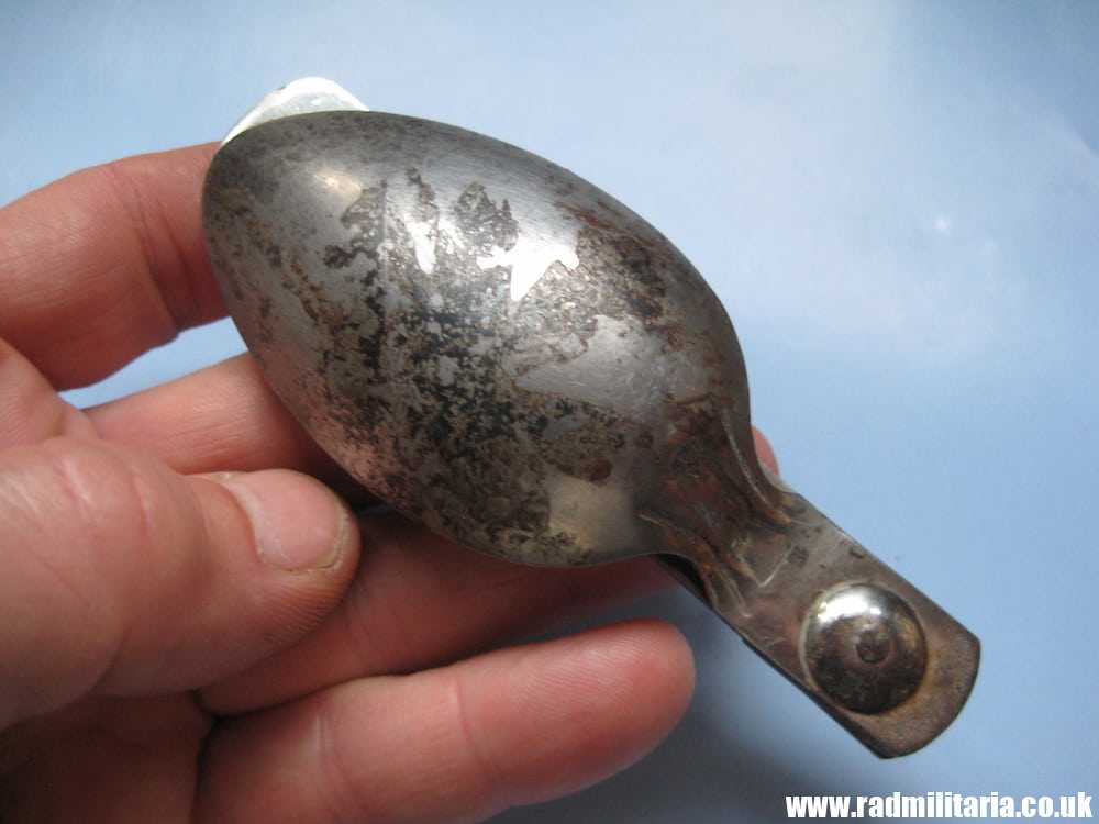 & WW2 German cutlery: Folding SPOON marked: "D.R.G.M. Officer." 3rd Reich cutlery - Image 3