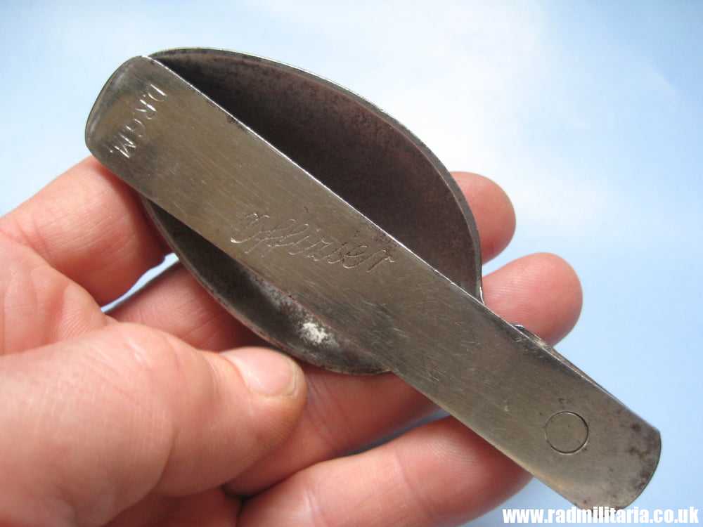 & WW2 German cutlery: Folding SPOON marked: "D.R.G.M. Officer." 3rd Reich cutlery - Image 4