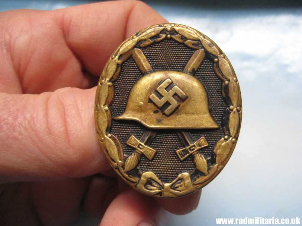& WW2 original German WOUND BADGE IN BLACK in good used condition.