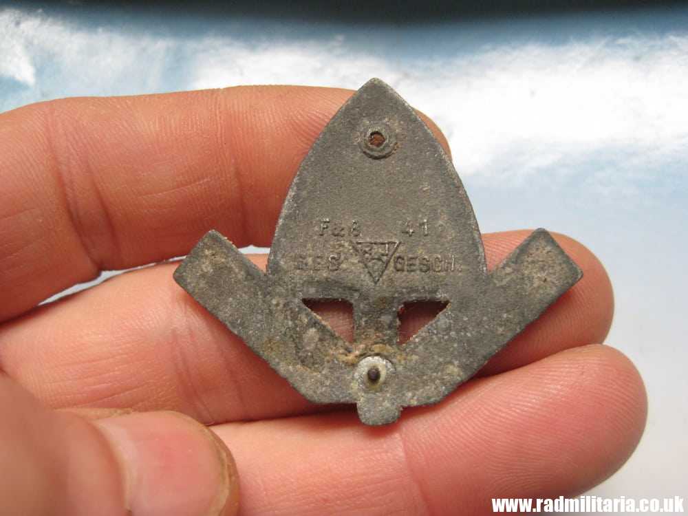 & original WW2 RAD LABOUR CAP BADGE - maker: F&B 41 RADJ. GES - GESCH. metal detecting find. - Image 3
