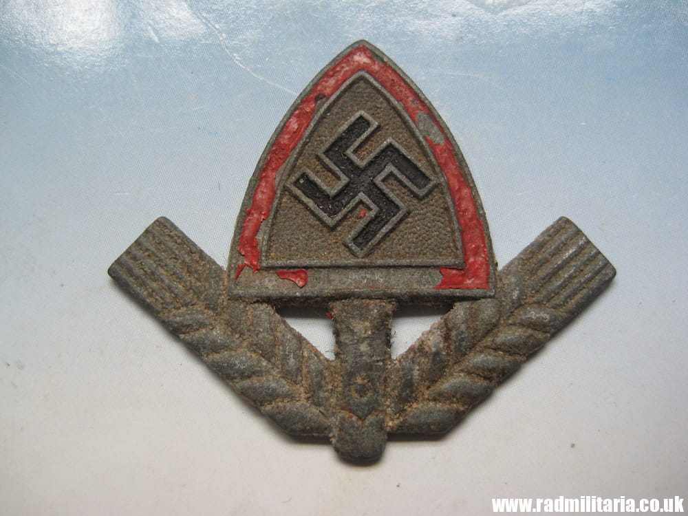 & original WW2 RAD LABOUR CAP BADGE - maker: F&B 41 RADJ. GES - GESCH. metal detecting find. - Image 8