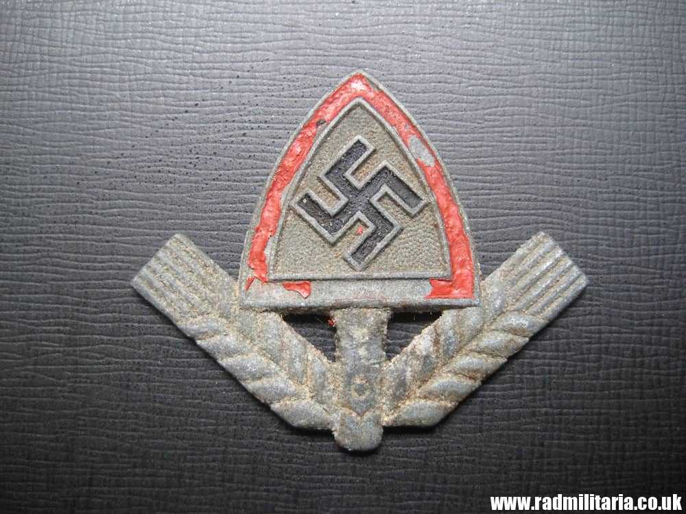 & original WW2 RAD LABOUR CAP BADGE - maker: F&B 41 RADJ. GES - GESCH. metal detecting find.