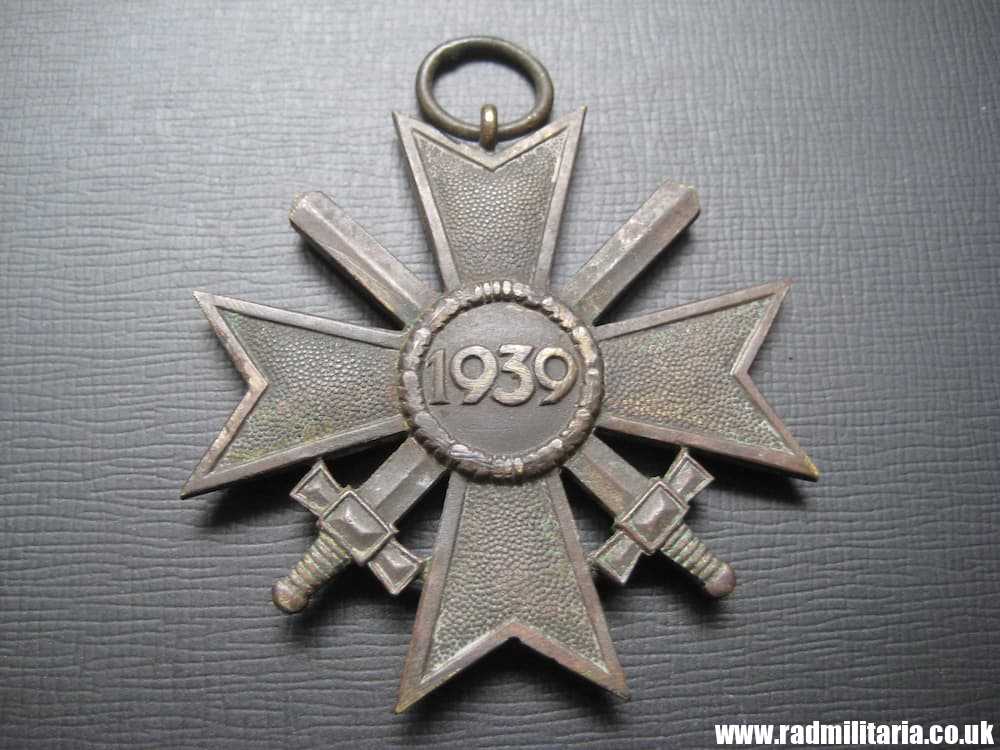 & WW2 original German War Merit Cross 2nd Class - KVK Kriegsverdienstkreuz 2. Klasse. metal detecting find. - Image 11