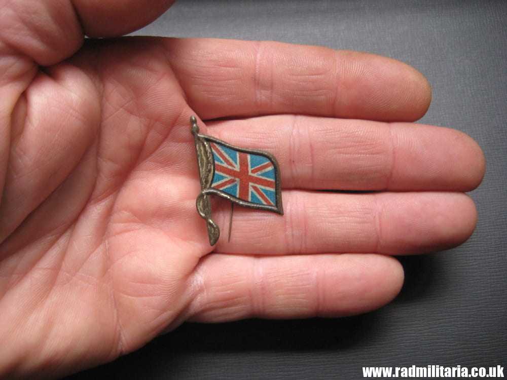 & WW1 old British Patriotic BADGE - FLAG pin badge. - Image 4