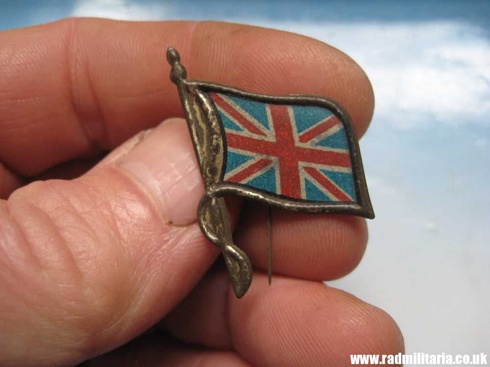 & WW1 old British Patriotic BADGE - FLAG pin badge. - Image 7