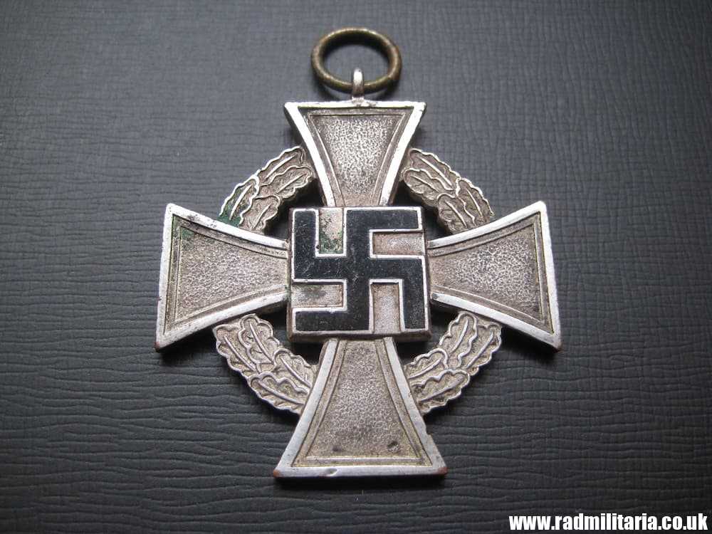 & WW2 original German FAITHFUL SERVICE CROSS with enamel. FUR TREUE DIENSTE. - Image 15