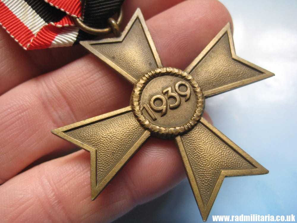 & original WW2 German War Merit Cross 2nd Class - KVK Kriegsverdienstkreuz 2. Klasse. - Image 3