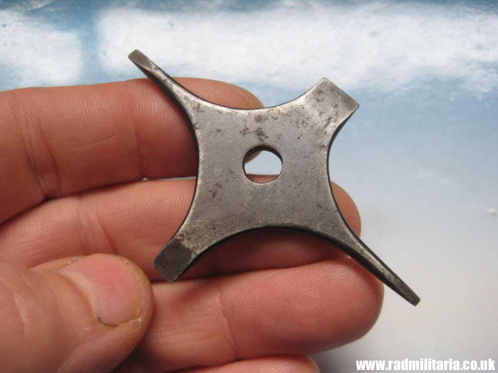 & WW2 unknown British military MULTI - TOOL. - Image 2