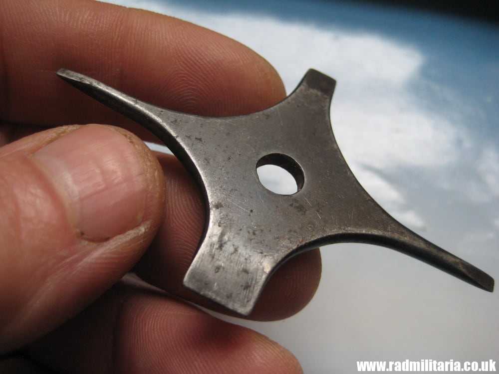 & WW2 unknown British military MULTI - TOOL. - Image 6