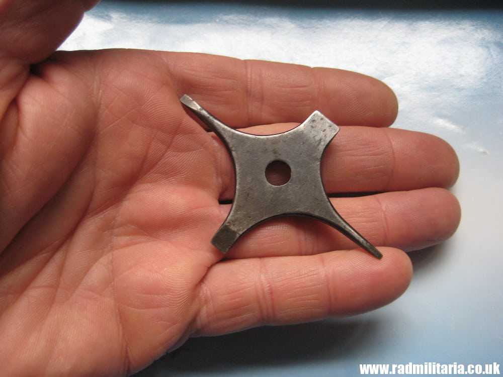 & WW2 unknown British military MULTI - TOOL. - Image 8
