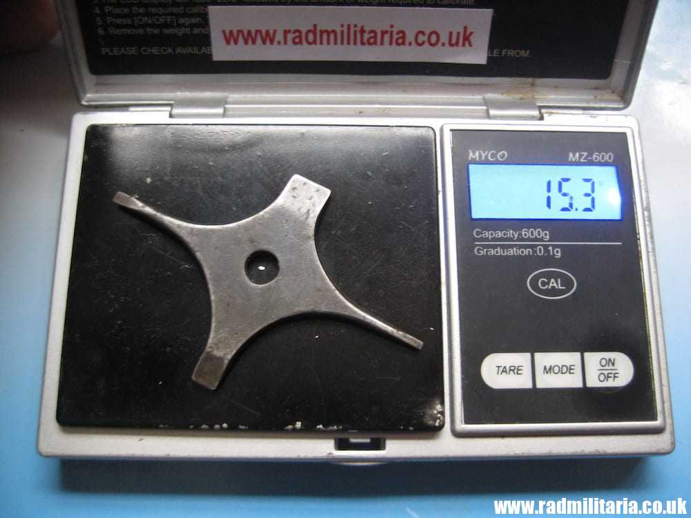 & WW2 unknown British military MULTI - TOOL.