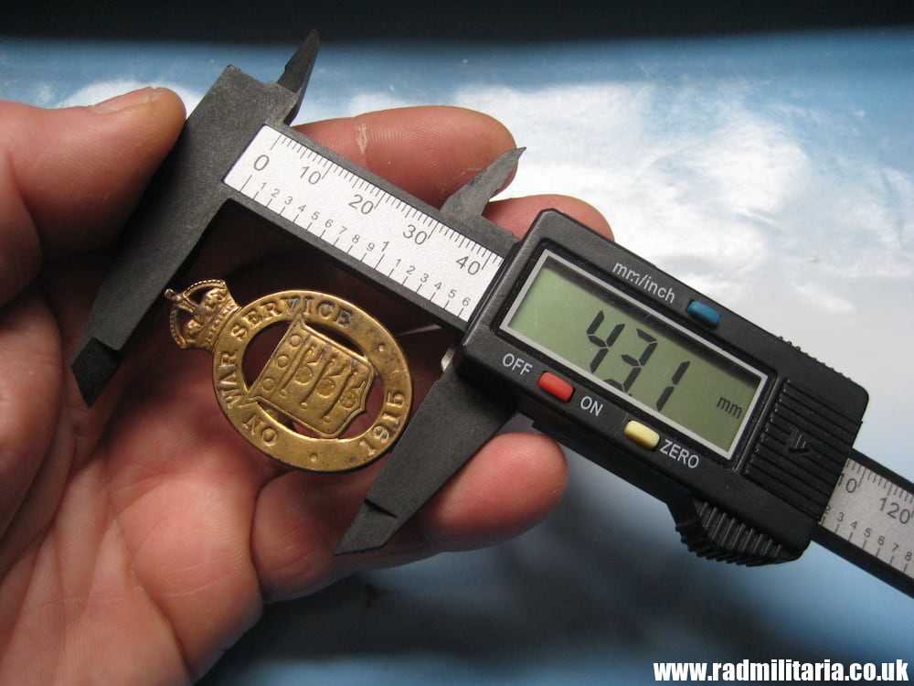 & WW1 British metal BADGE 1915 - ON WAR SERVICE no. J 47495, maker: H. Jenkins & Sons Ltd BIRMINGHAM. - Image 13