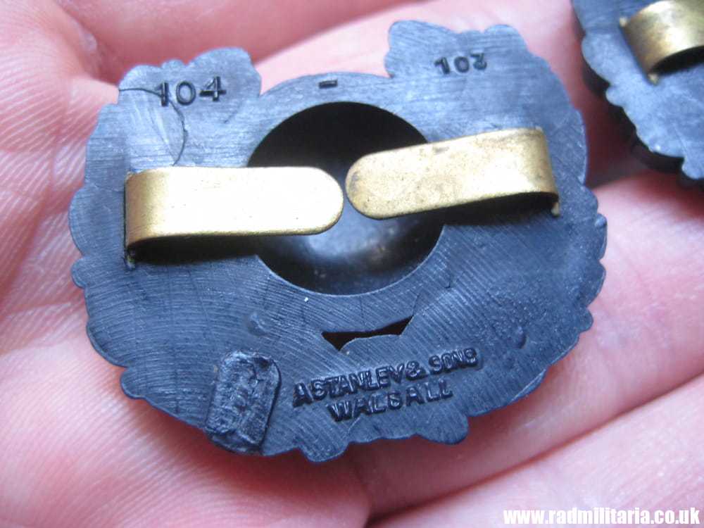 & WW2 original NAVY COLLAR BADGES set of 2 - economy badges, maker: A. Stanley & sons Walsall. - Image 6